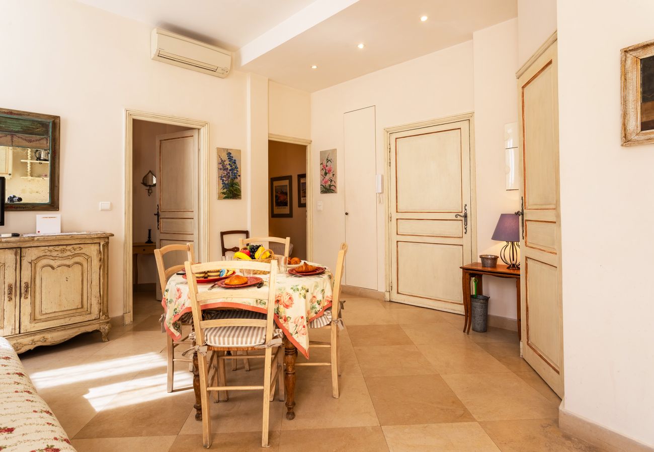 Apartment in Cannes - LAT1103 / Chaleureux logement avec belle terrasse