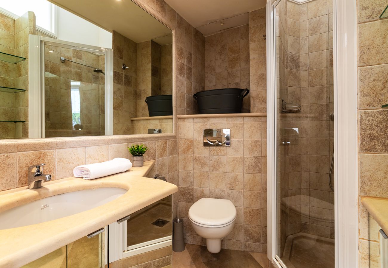 Apartment in Cannes - LAT1103 / Chaleureux logement avec belle terrasse