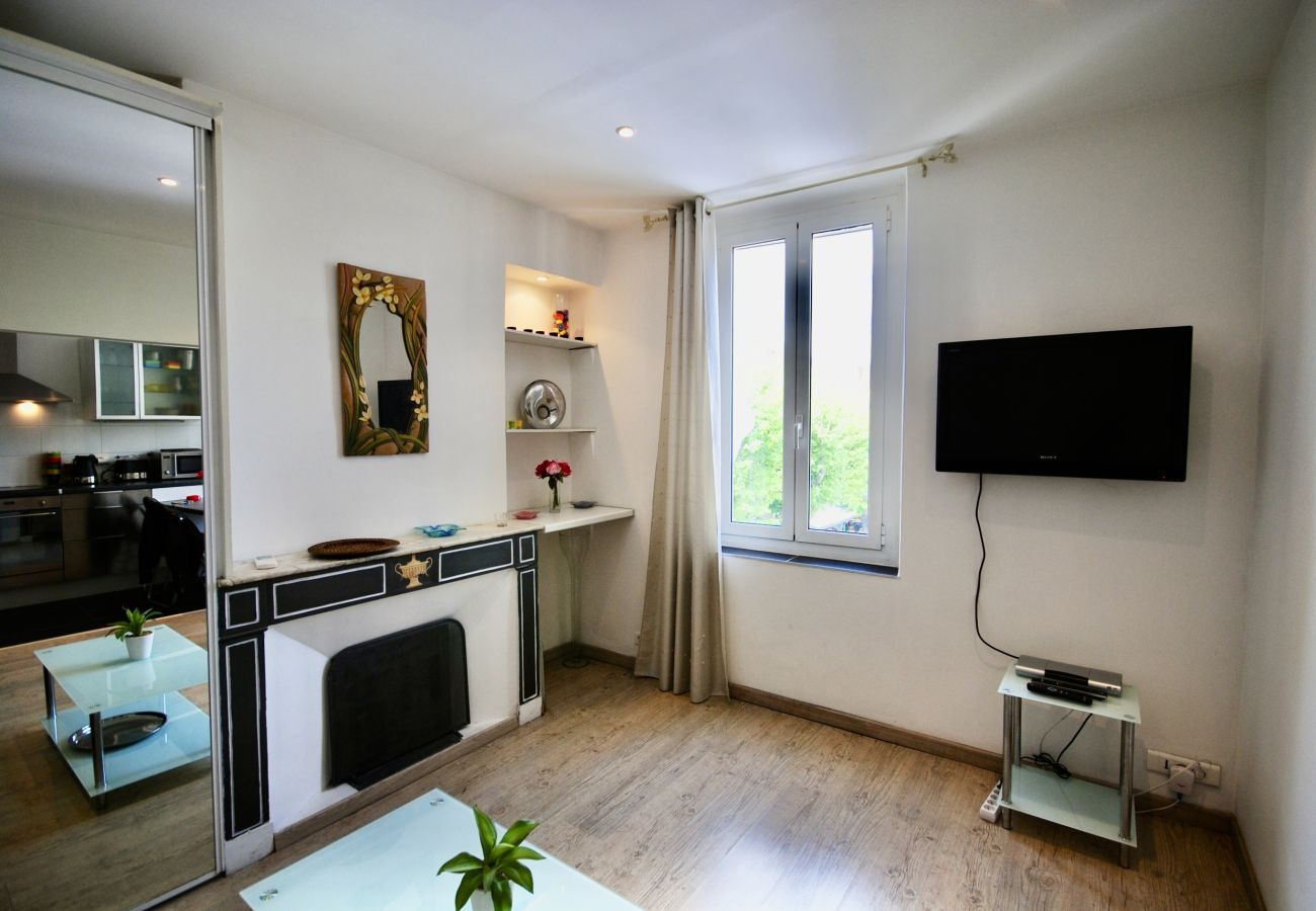Apartment in Cannes - GIB262 /  Charmant logement situé Place Gambetta