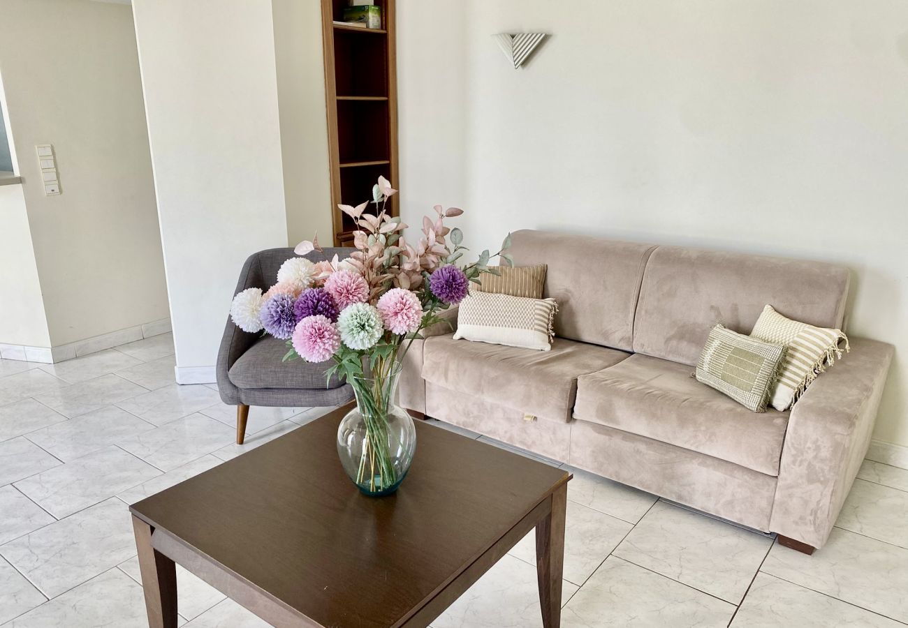 Apartment in Cannes - PET231 Bel appartement situé Quai St. Pierre