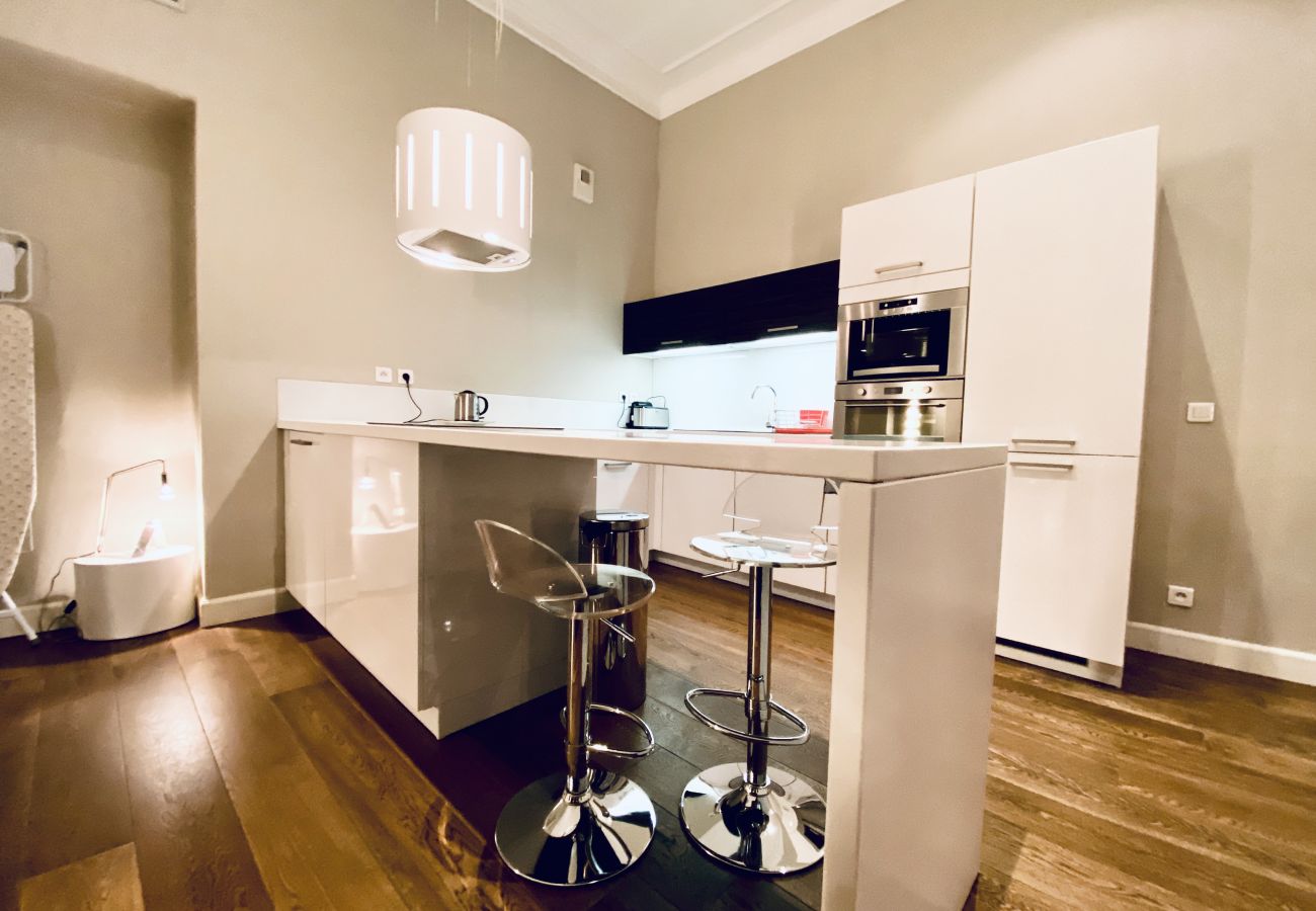 Apartment in Cannes - CIR3374 / SPACIEUX 3 PIECES RUE D'ANTIBES / LE CID