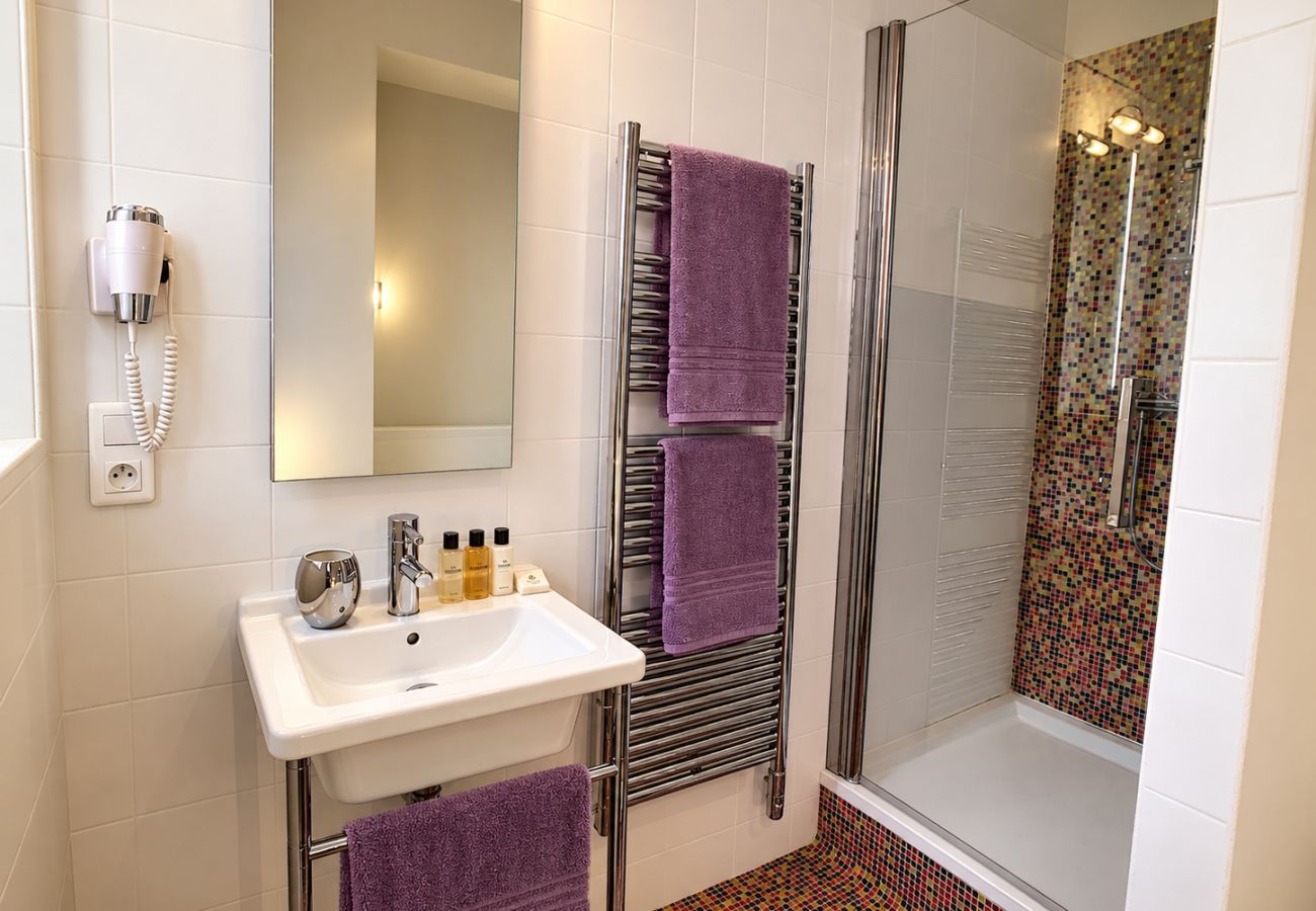 Apartment in Cannes - CIR3374 / SPACIEUX 3 PIECES RUE D'ANTIBES / LE CID