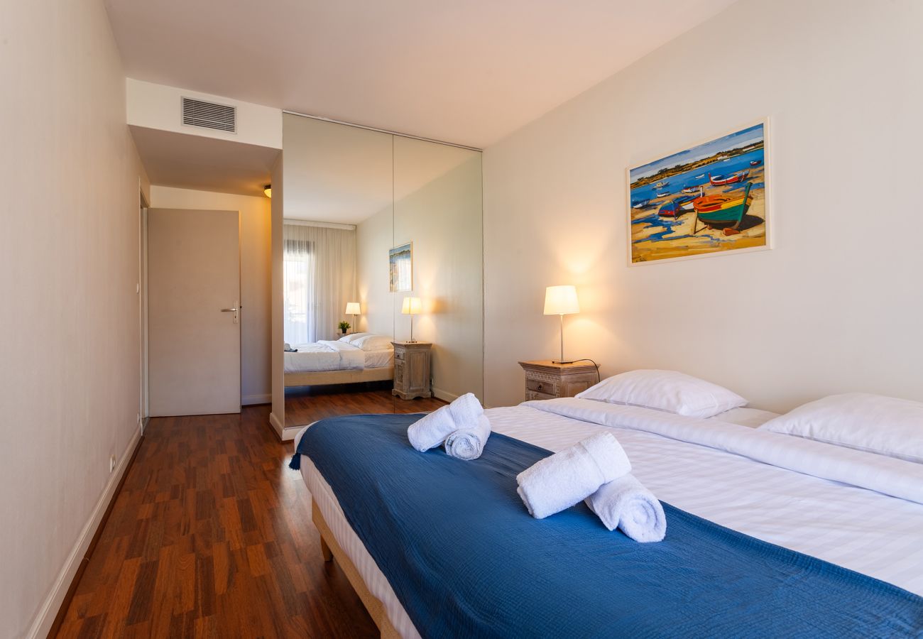 70m² apartment in Cannes with 2 flexible twin beds and terrace access