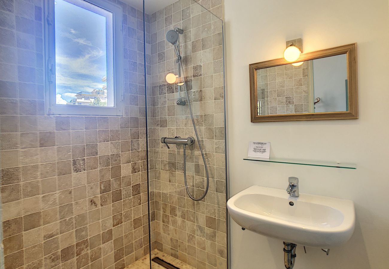 Apartment in Cannes - SAU310 / face mer Sur Croisette 3 chambres