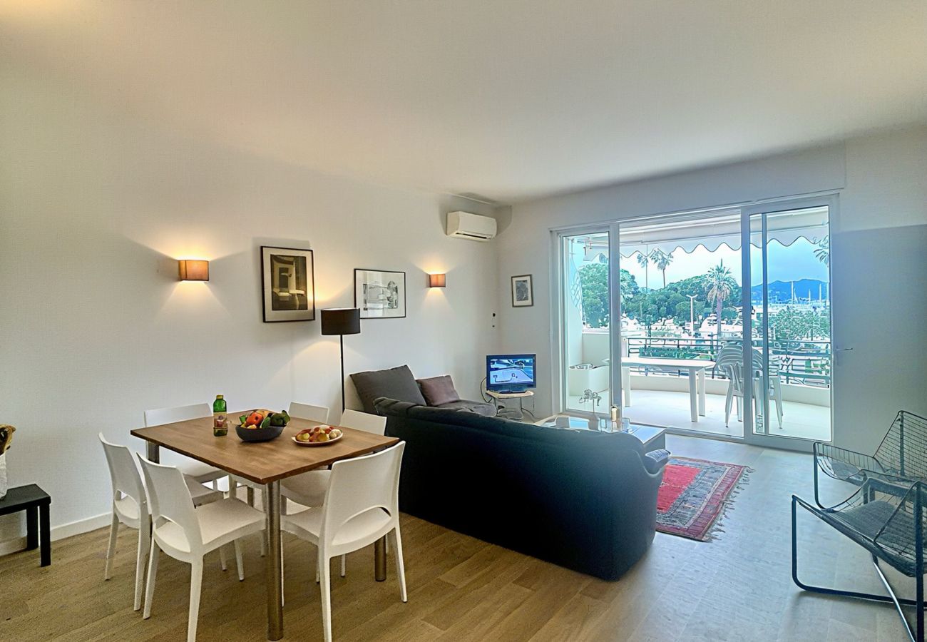 Apartment in Cannes - SAU310 / face mer Sur Croisette 3 chambres