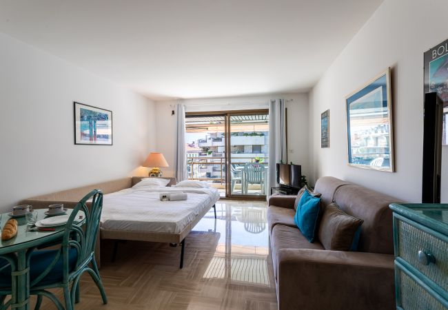 Studio in Cannes - BRA507 Studio terrasse Residence Gray d'Albion