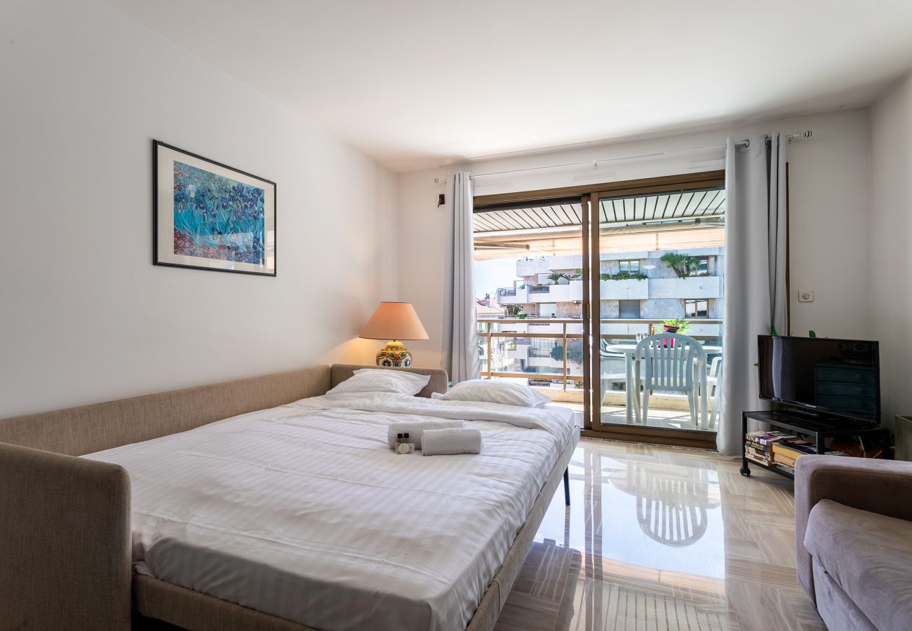 Studio in Cannes - BRA507 Studio terrasse Residence Gray d'Albion