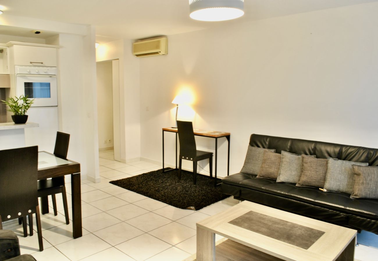 Apartment in Cannes - LHO5516 Au coeur de la ville 2 pièces