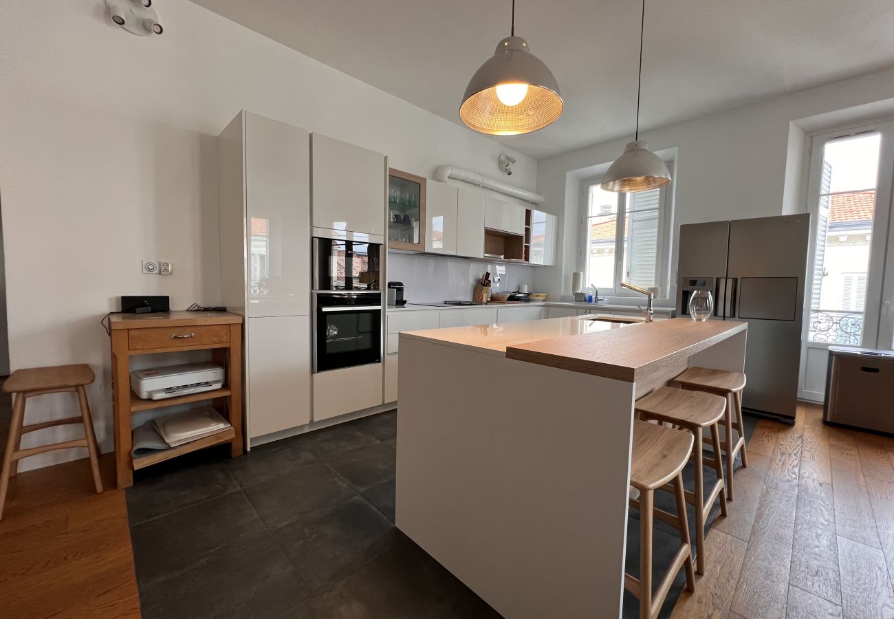 Apartment in Cannes - ZAC3562 / Spacieux 4 chambres centre ville
