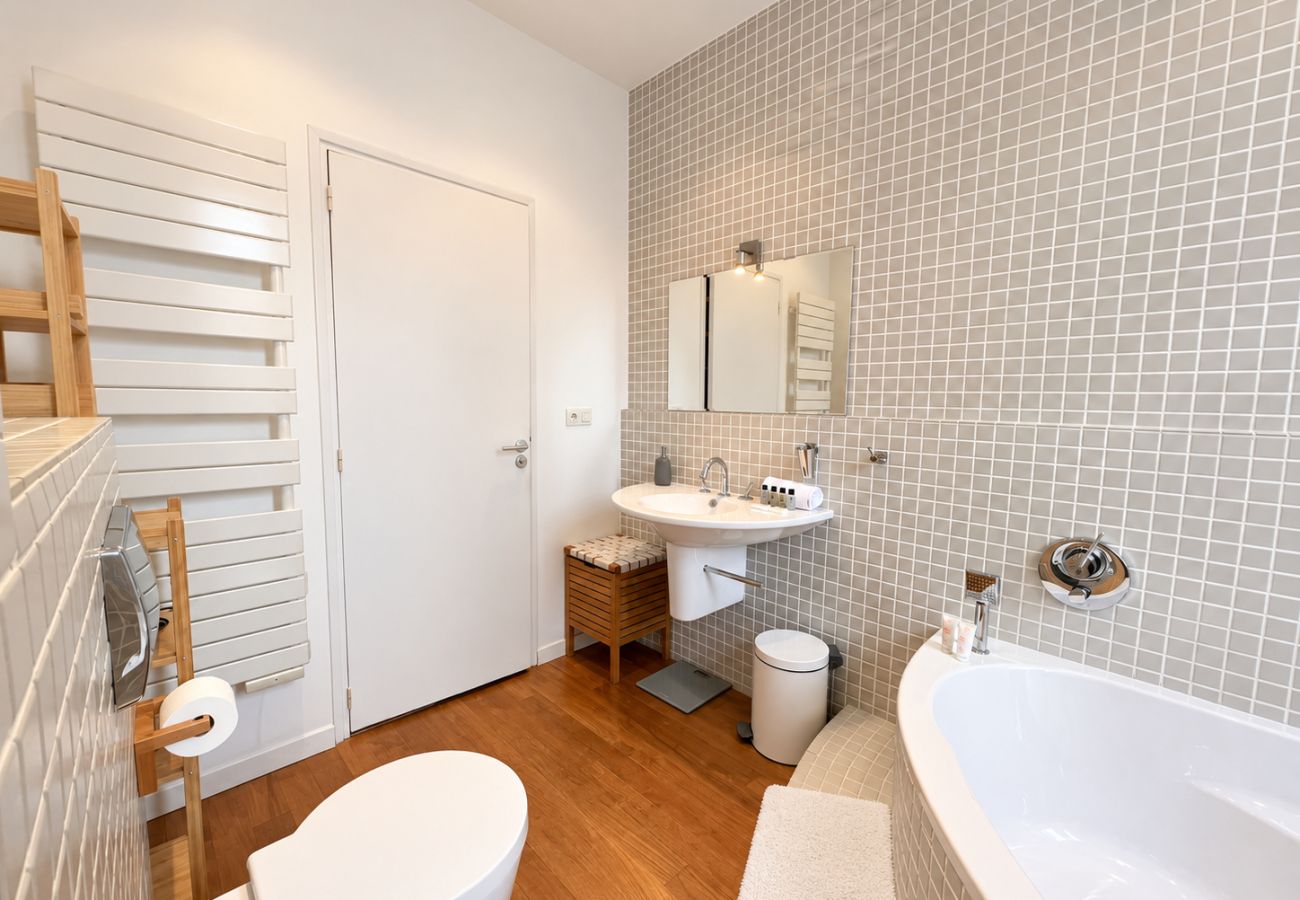 Apartment in Cannes - ZAC3562 / Spacieux 4 chambres centre ville