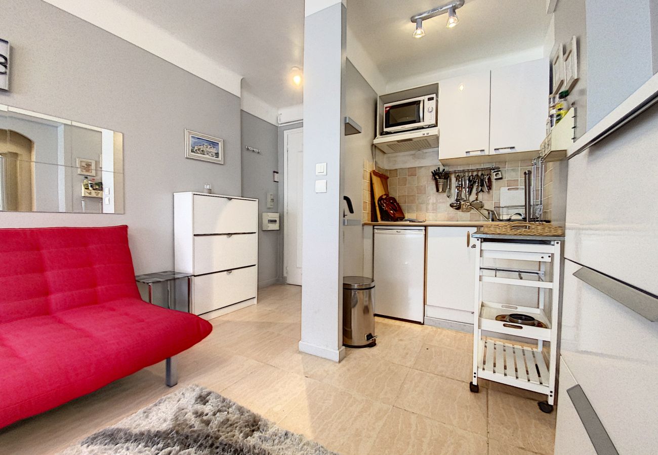 Apartment in Cannes - KRE3417 / Studio terrasse 2mn plage