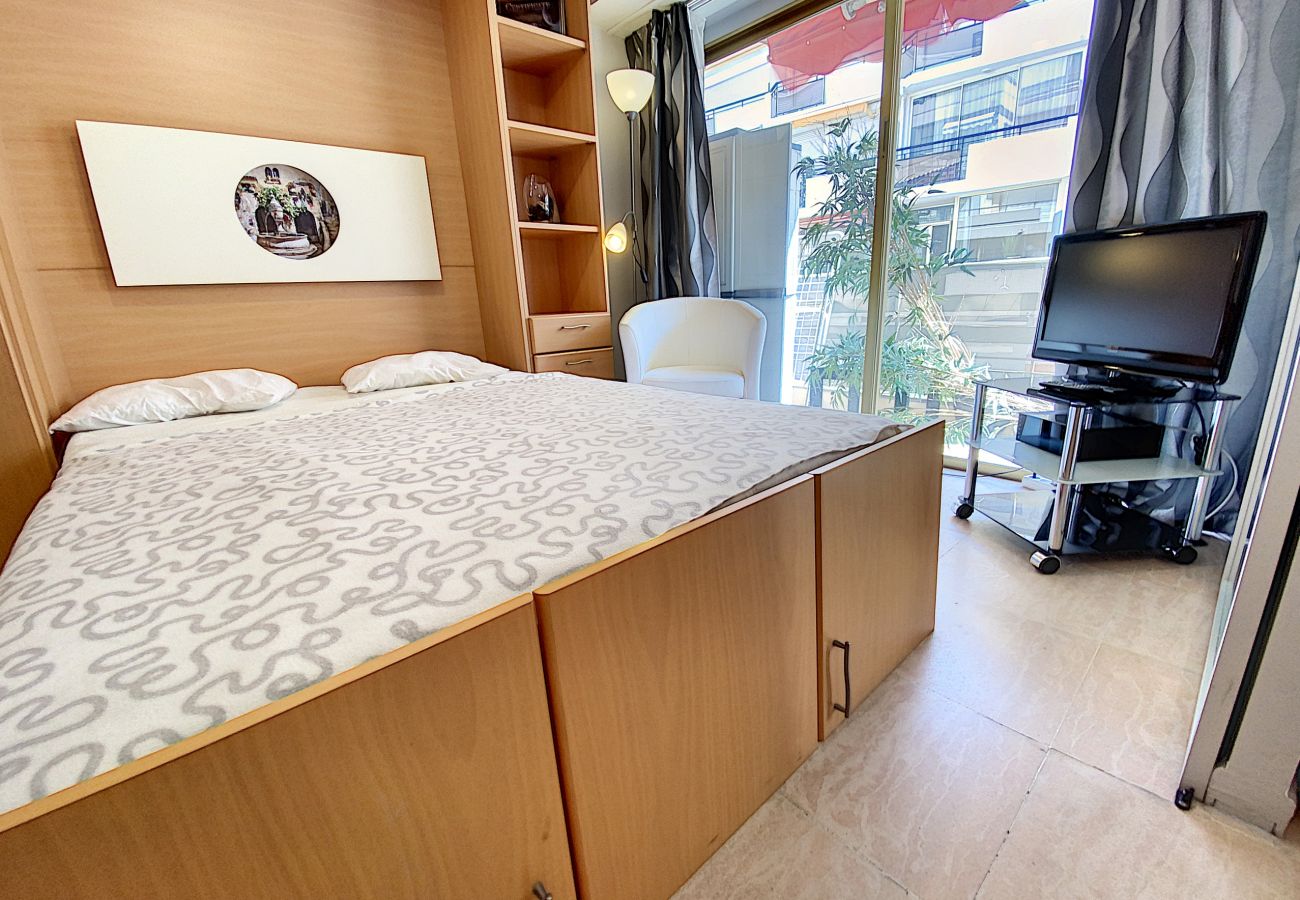 Apartment in Cannes - KRE3417 / Studio terrasse 2mn plage