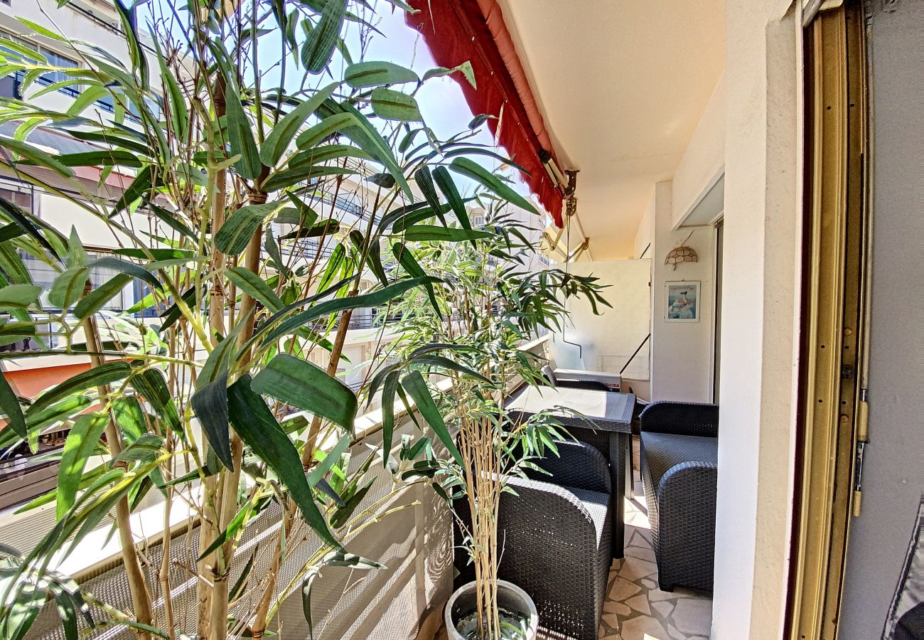 Apartment in Cannes - KRE3417 / Studio terrasse 2mn plage