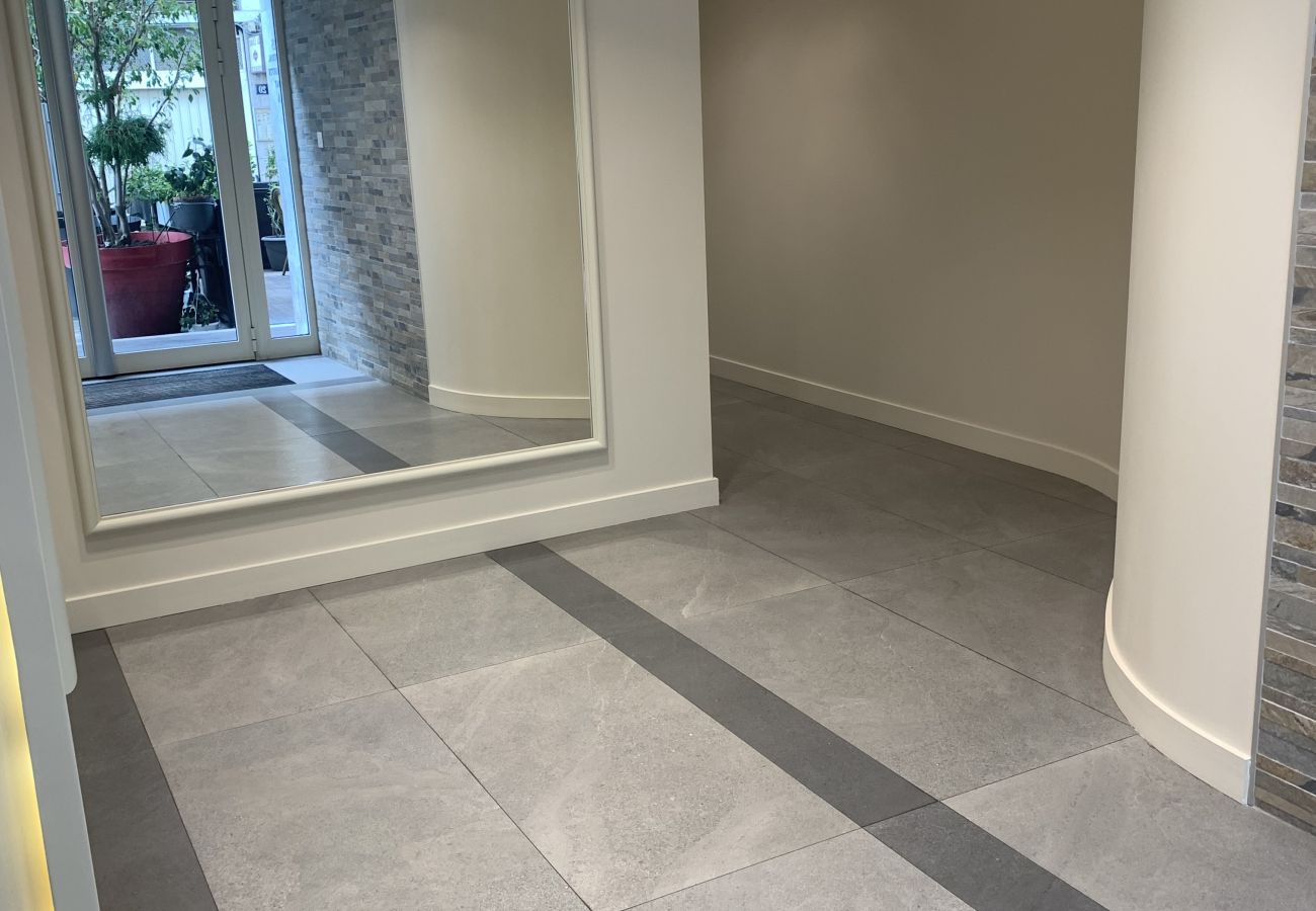 Apartment in Cannes - KRE3417 / Studio terrasse 2mn plage