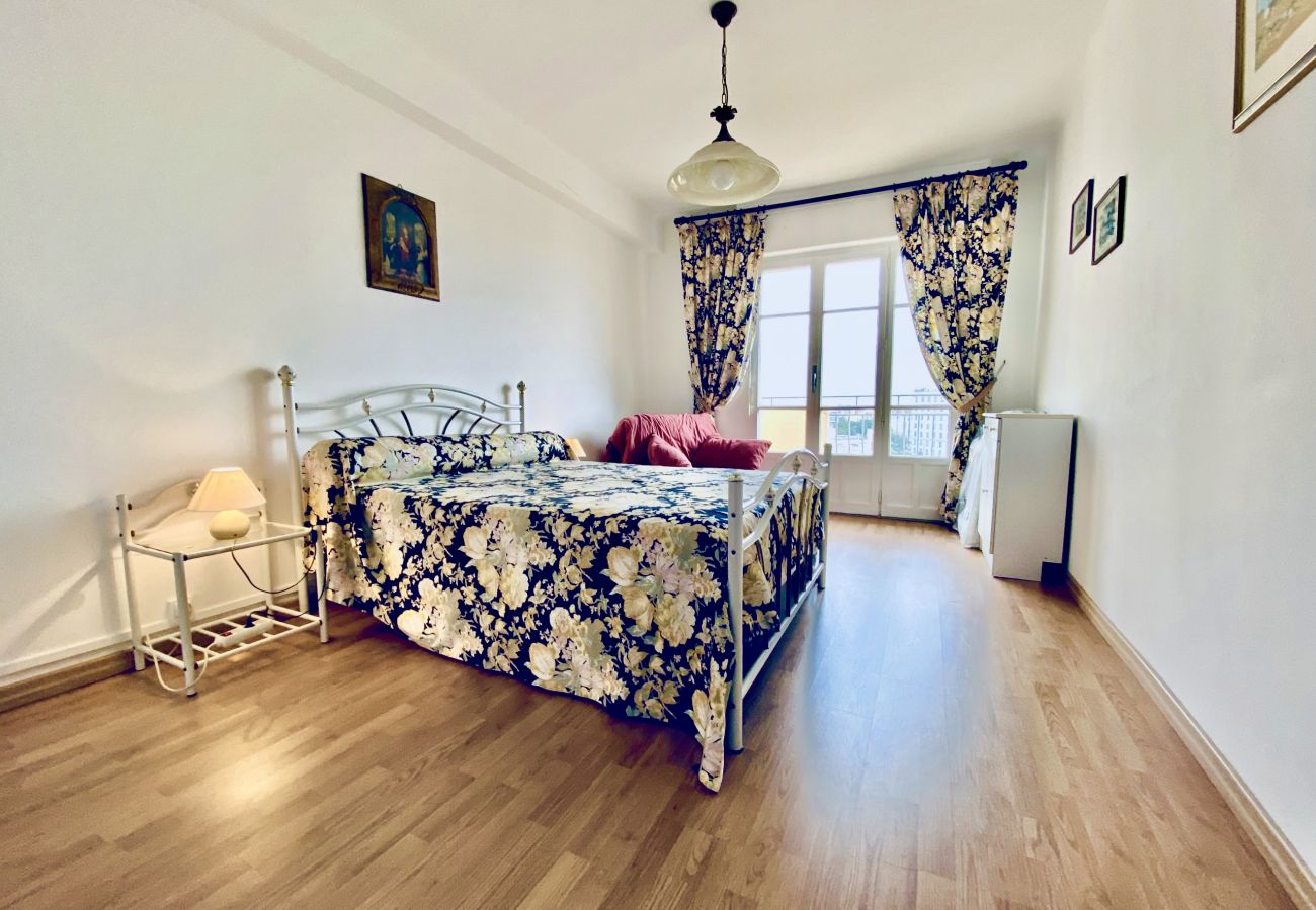 spacious and bright bedroom