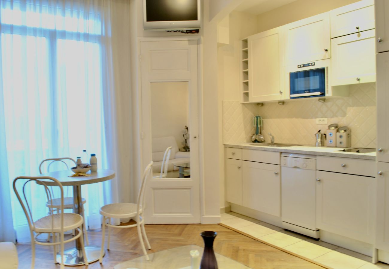 Apartment in Cannes - LON5218 Beau 2P, A/C et WI-FI, bien équipé