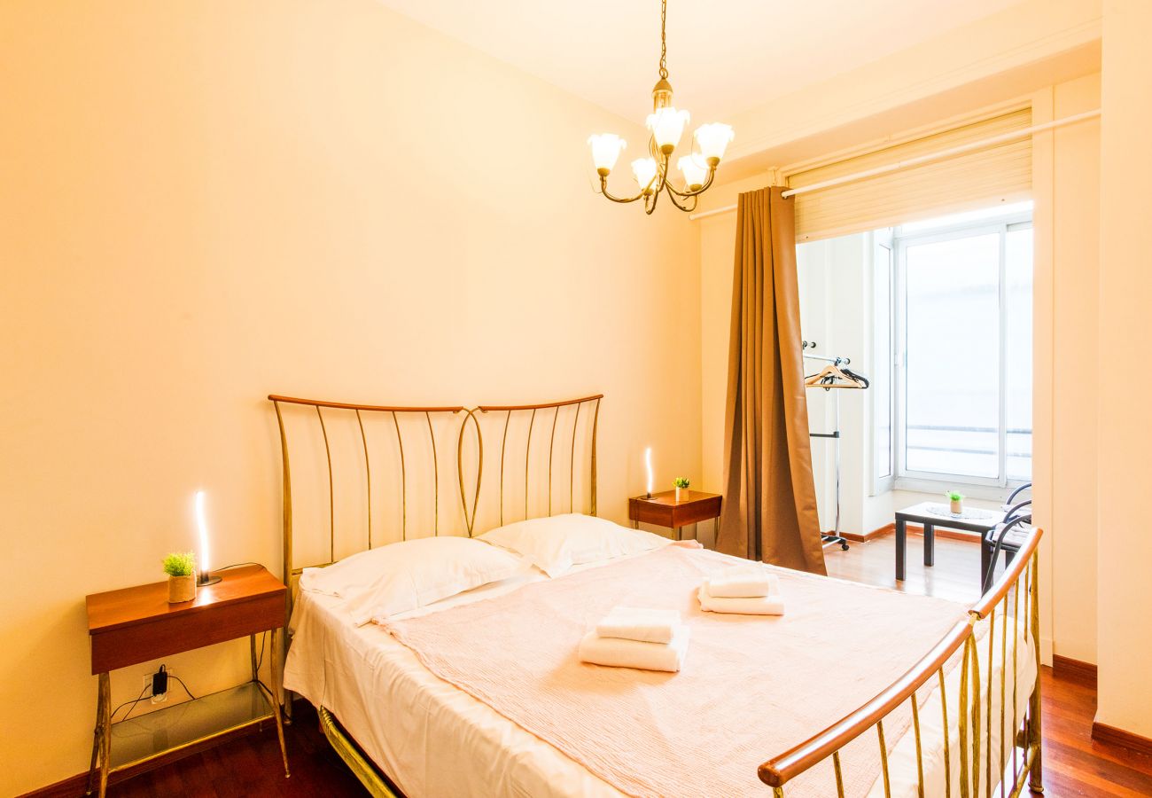 Bedroom with 1 Queen Size bed