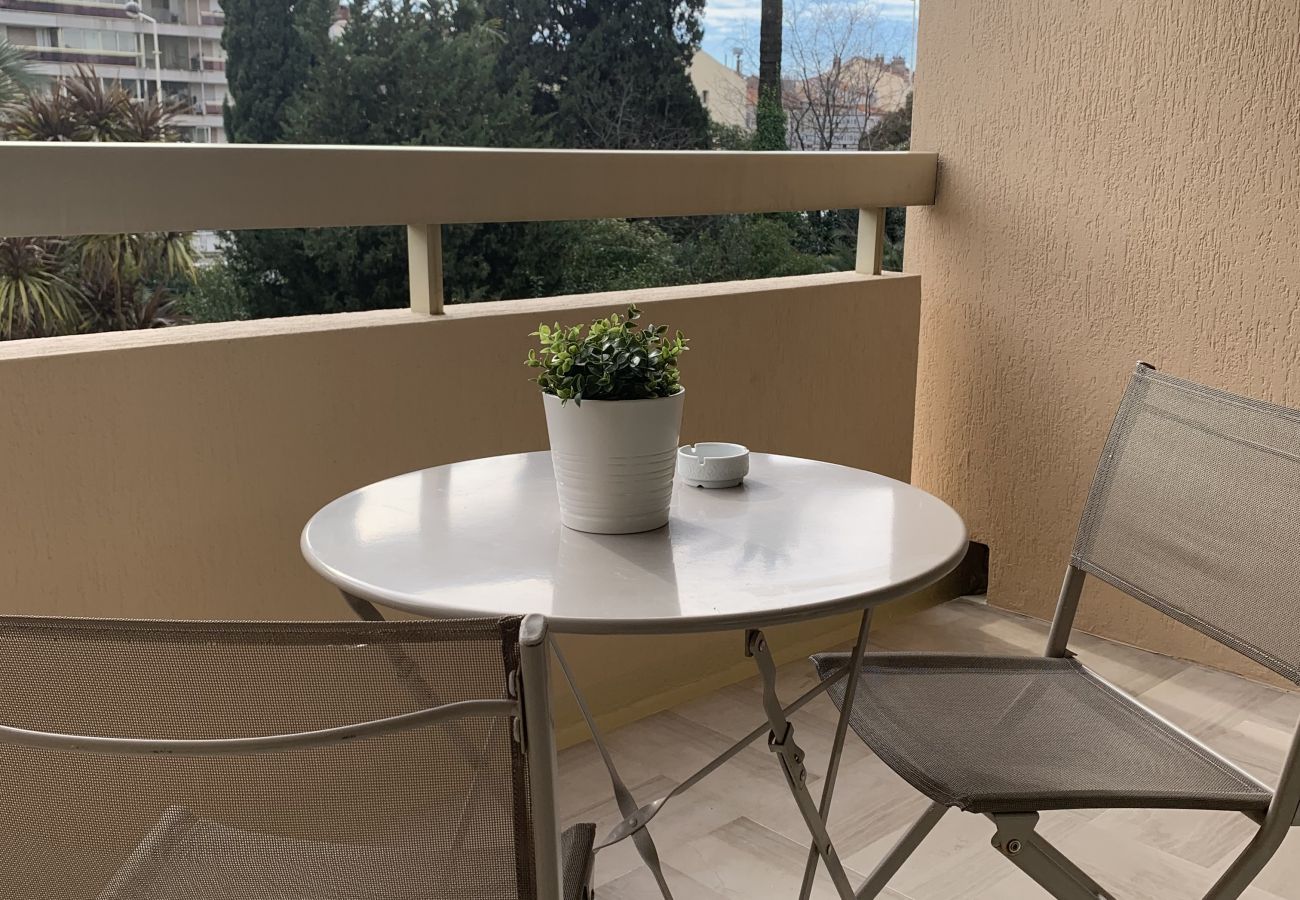 Studio in Cannes - GUE894 / Joli studio terrasse calme