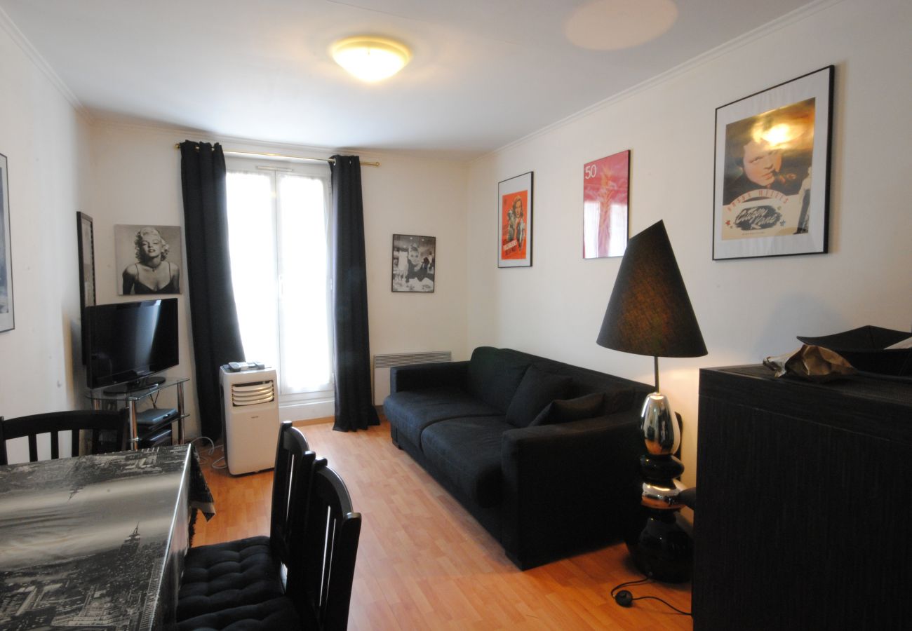 Apartment in Cannes - RET29 / Logement 3 personnes à 1min de la Gare
