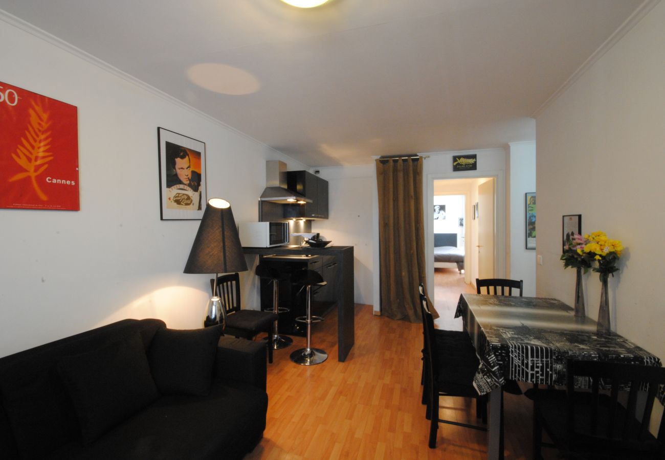 Apartment in Cannes - RET29 / Logement 3 personnes à 1min de la Gare