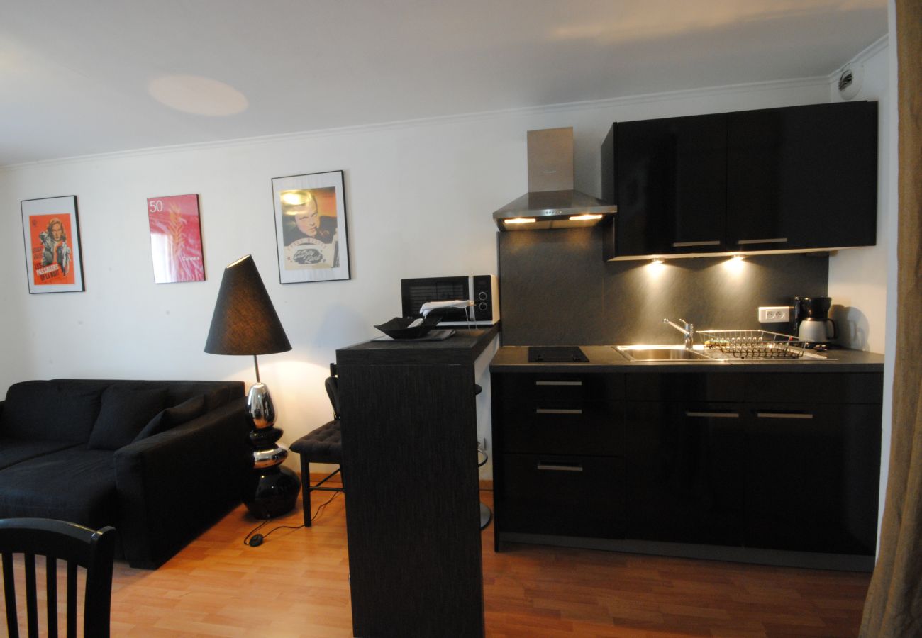 Apartment in Cannes - RET29 / Logement 3 personnes à 1min de la Gare