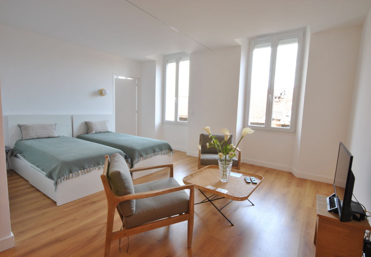 Studio in Cannes - GOLD2025 / Spacieux lumineux Studio central
