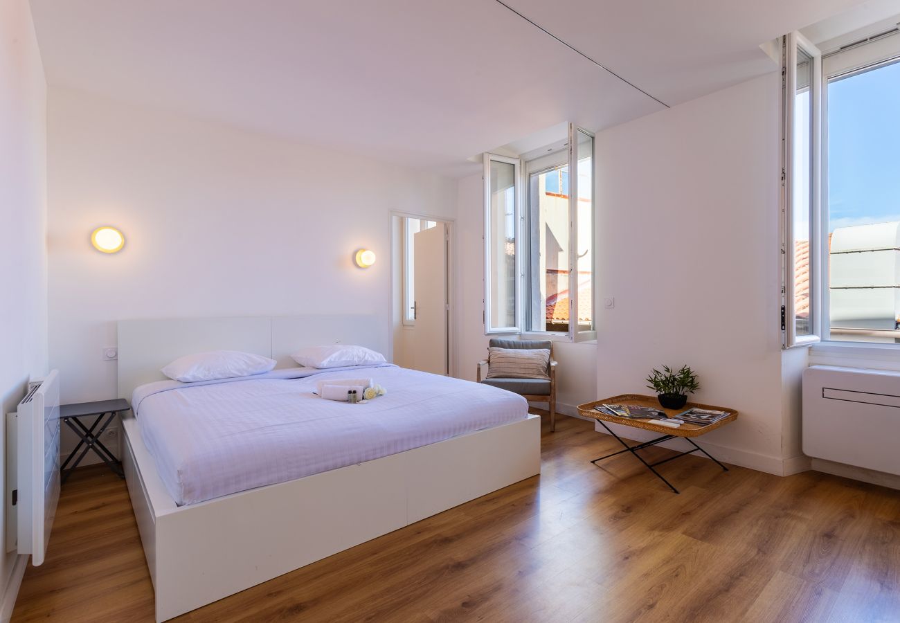 Studio in Cannes - GOLD2025 / Spacieux lumineux Studio central