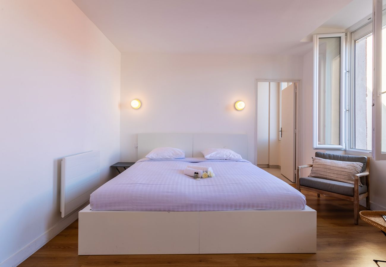 Studio in Cannes - GOLD2025 / Spacieux lumineux Studio central