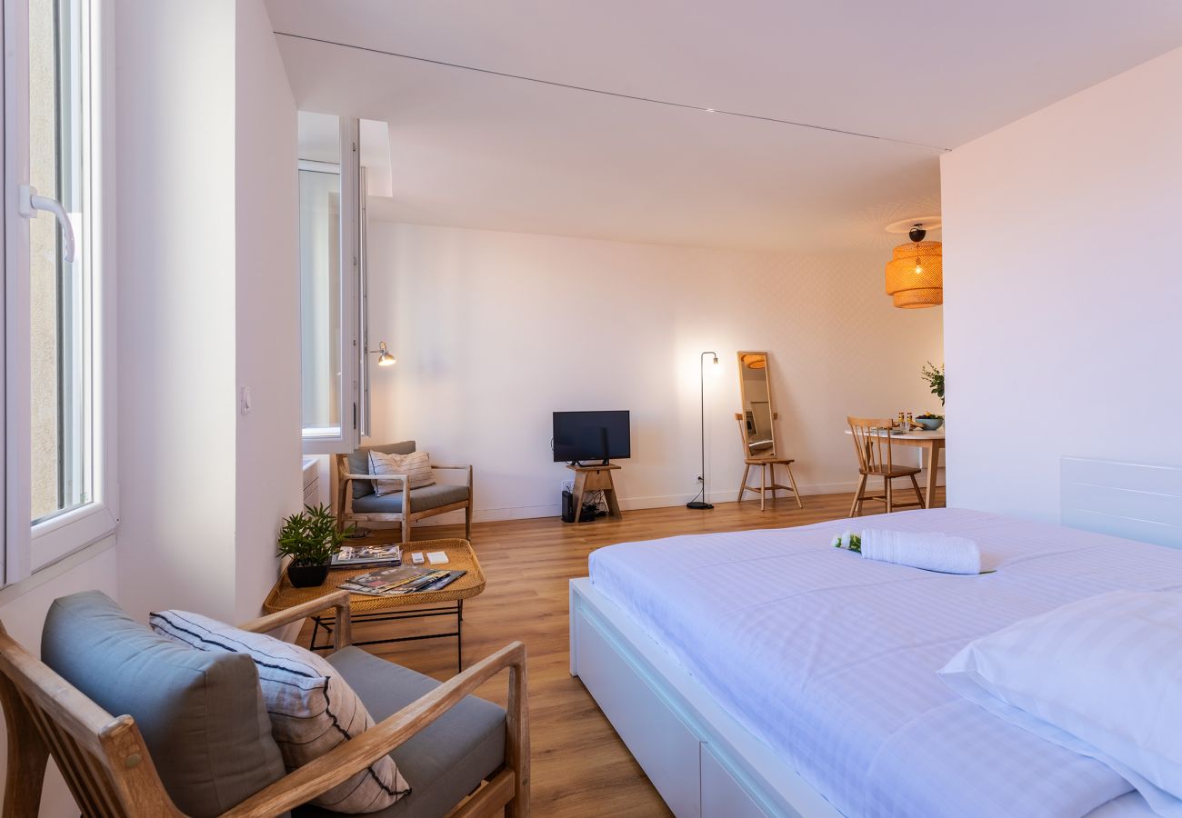 Studio in Cannes - GOLD2025 / Spacieux lumineux Studio central
