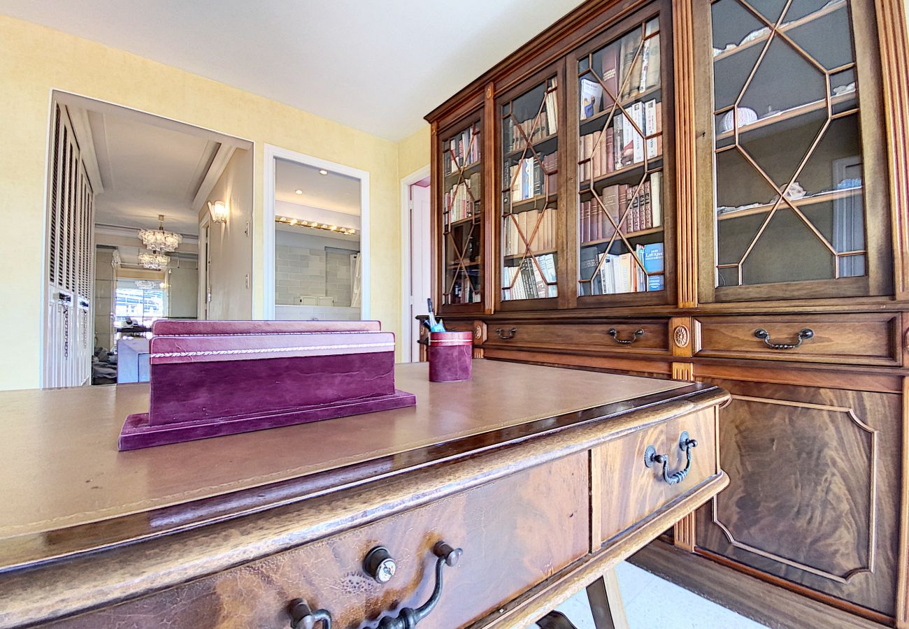 Apartment in Cannes - CHA34 / Spacieux 3 pièces, A/C, WI-FI