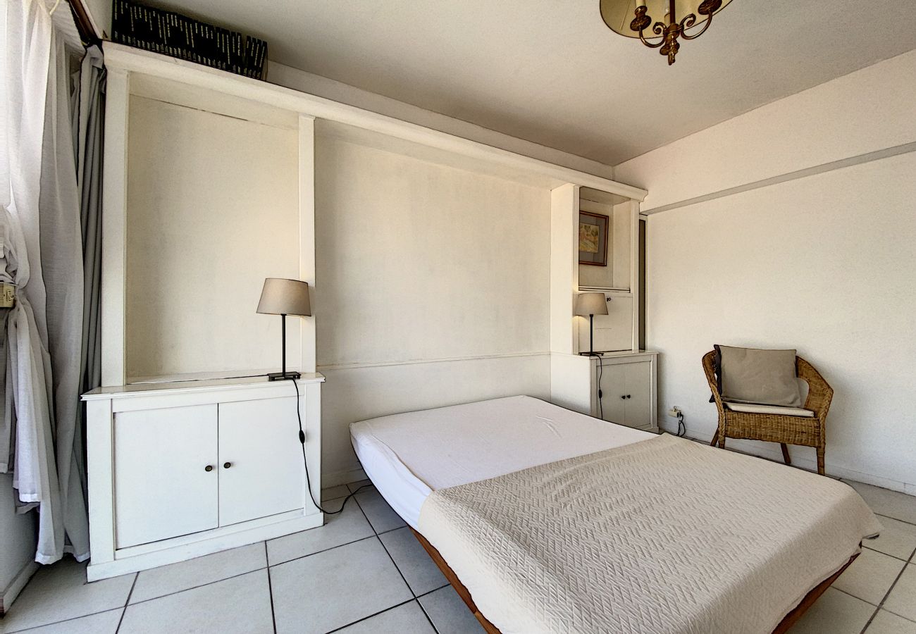 Apartment in Cannes - CHA34 / Spacieux 3 pièces, A/C, WI-FI