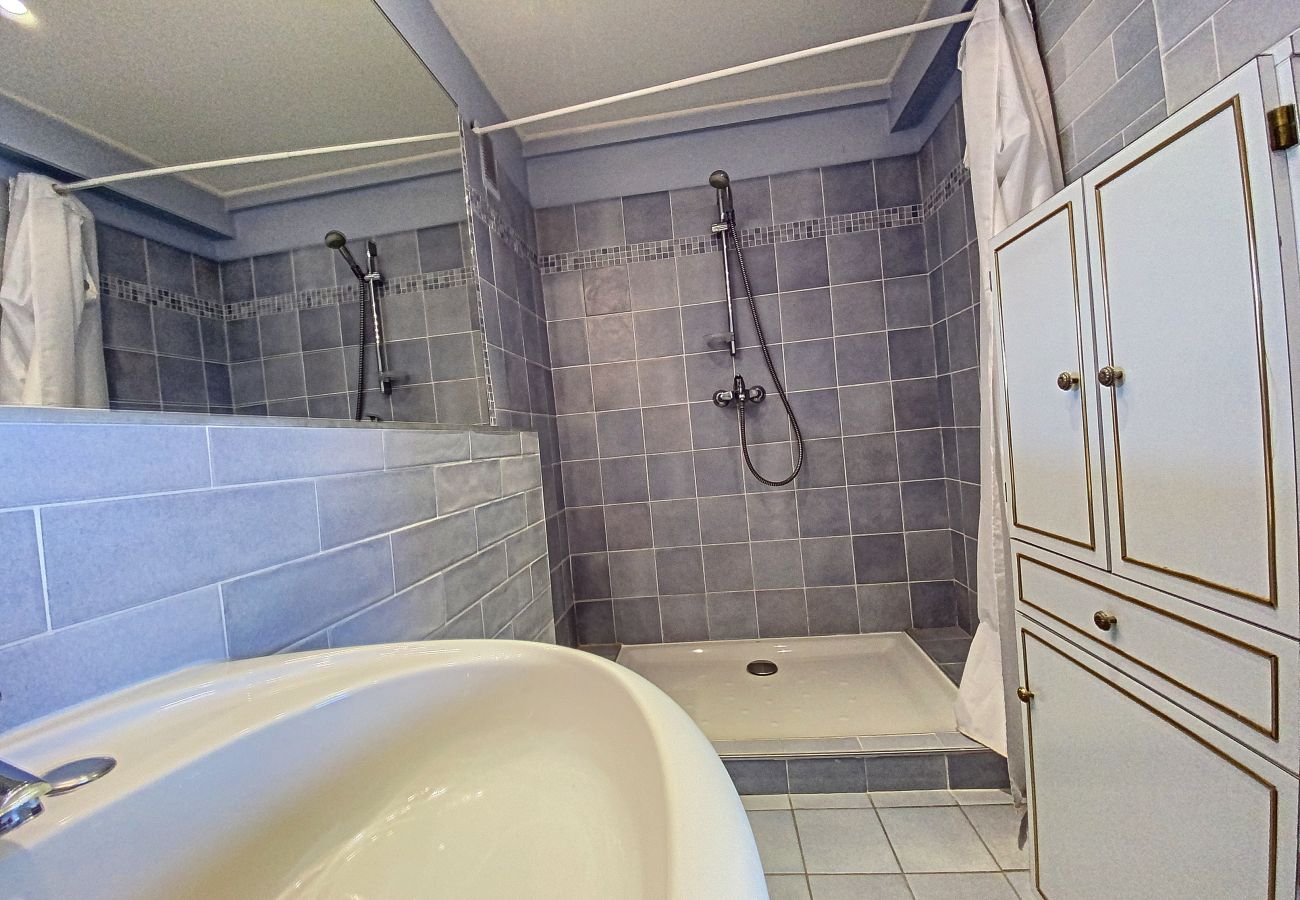 Apartment in Cannes - CHA34 / Spacieux 3 pièces, A/C, WI-FI