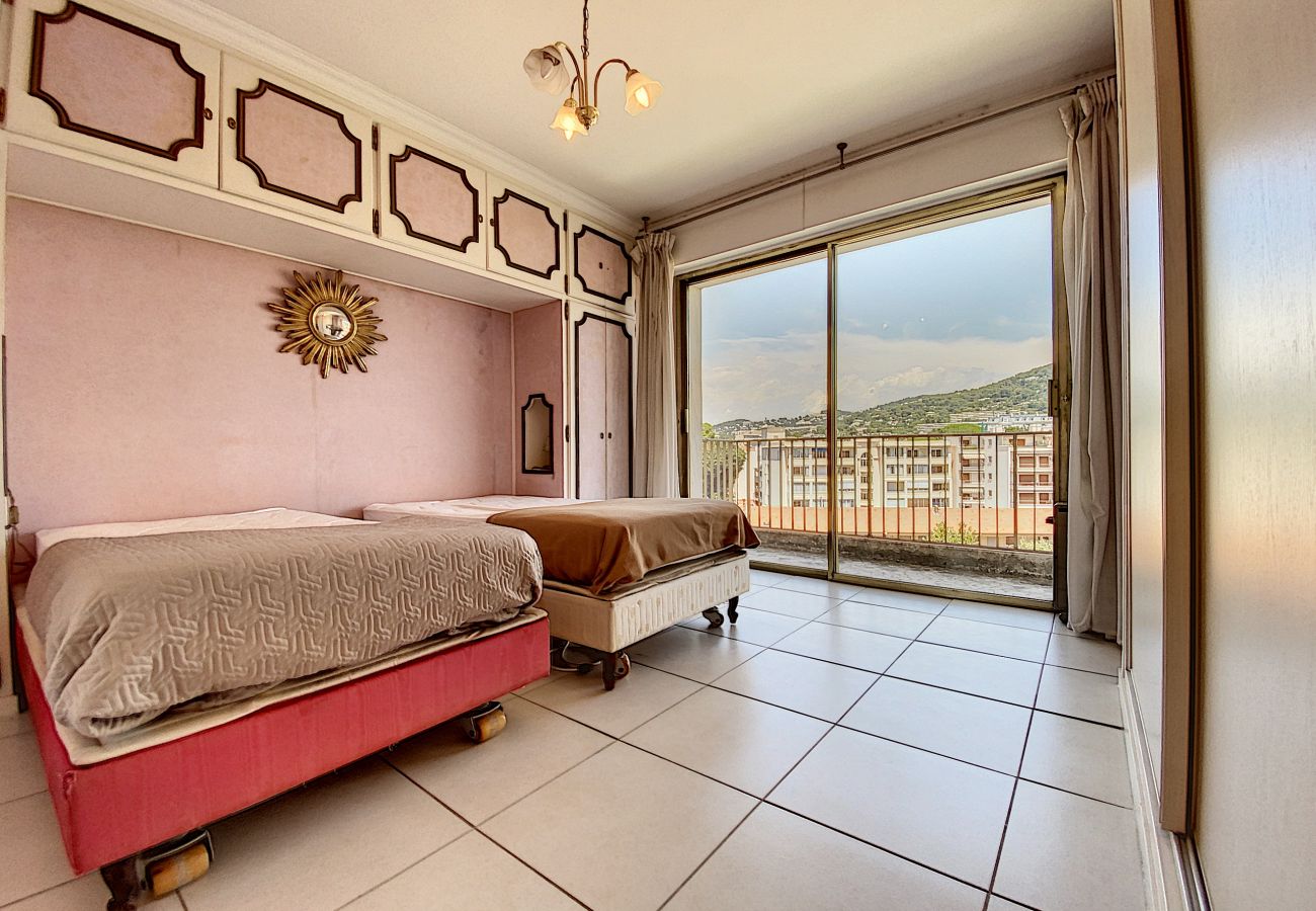 Apartment in Cannes - CHA34 / Spacieux 3 pièces, A/C, WI-FI