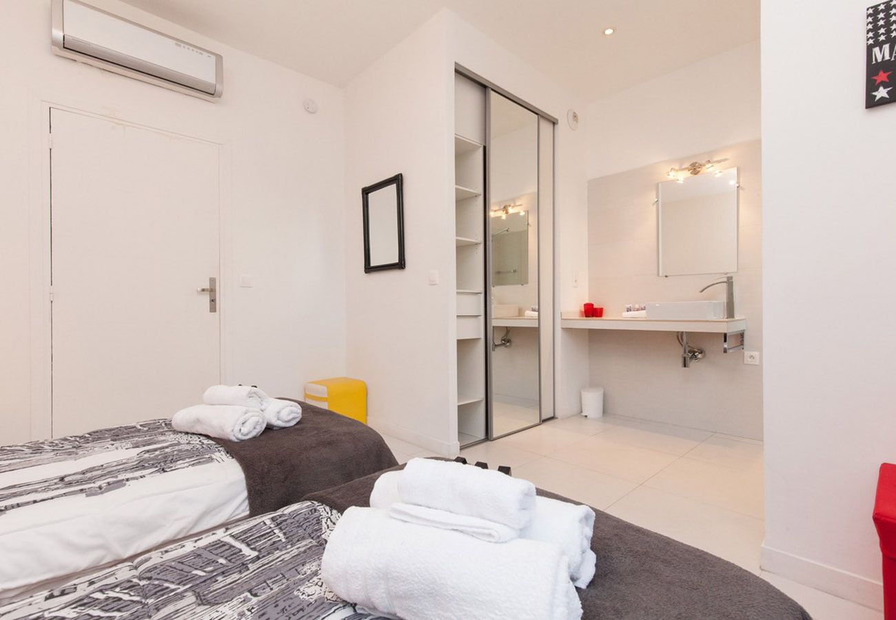 Apartment in Cannes - SUF3105 Beau 2 pièces modern bien équippé