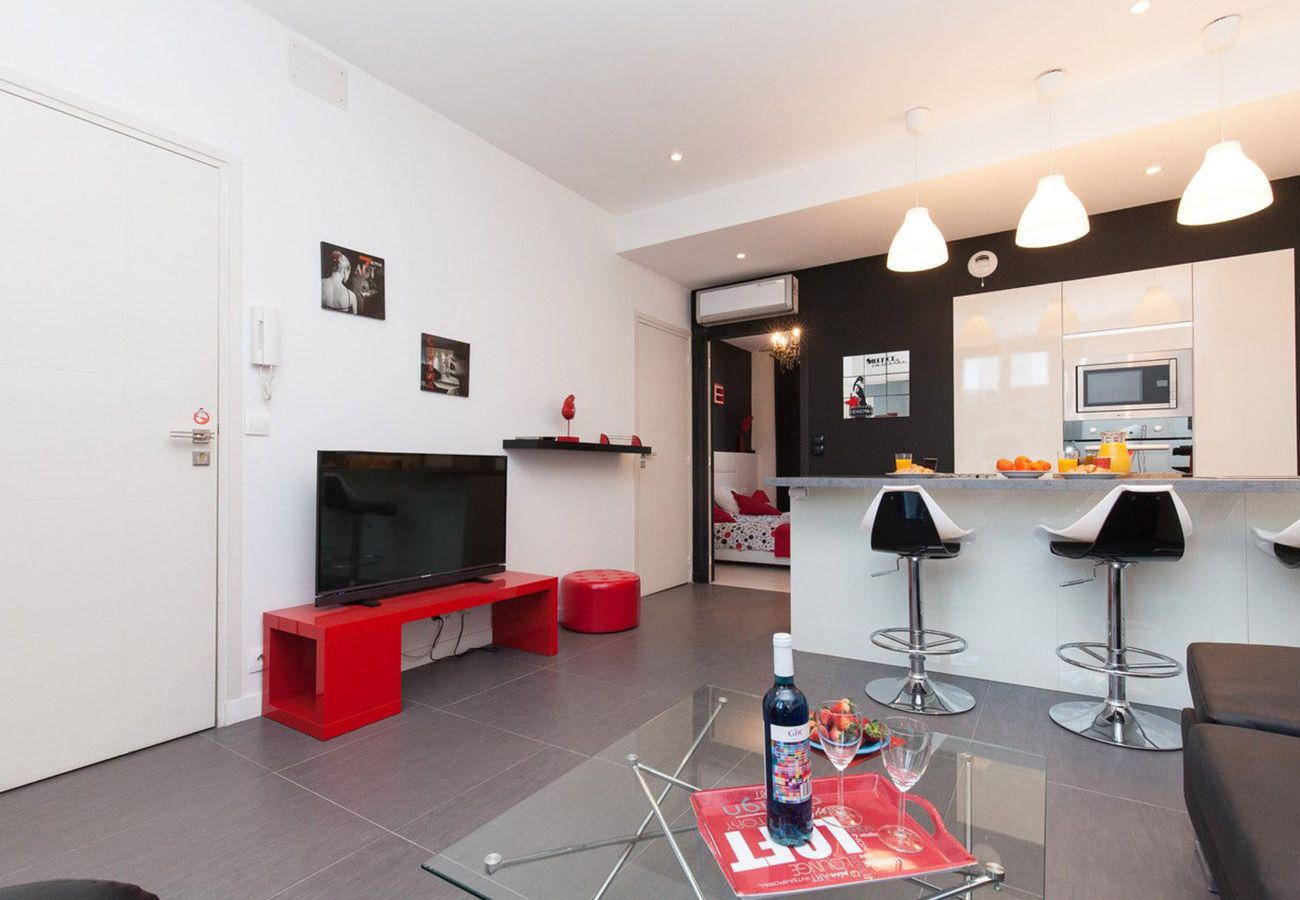 Apartment in Cannes - SUF3108  2 pièces moderne bien équippé