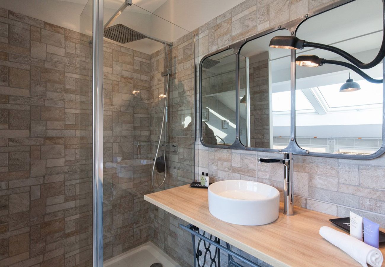 Apartment in Cannes - SUF3109  Beau 3 pièces moderne terrasse bien équip