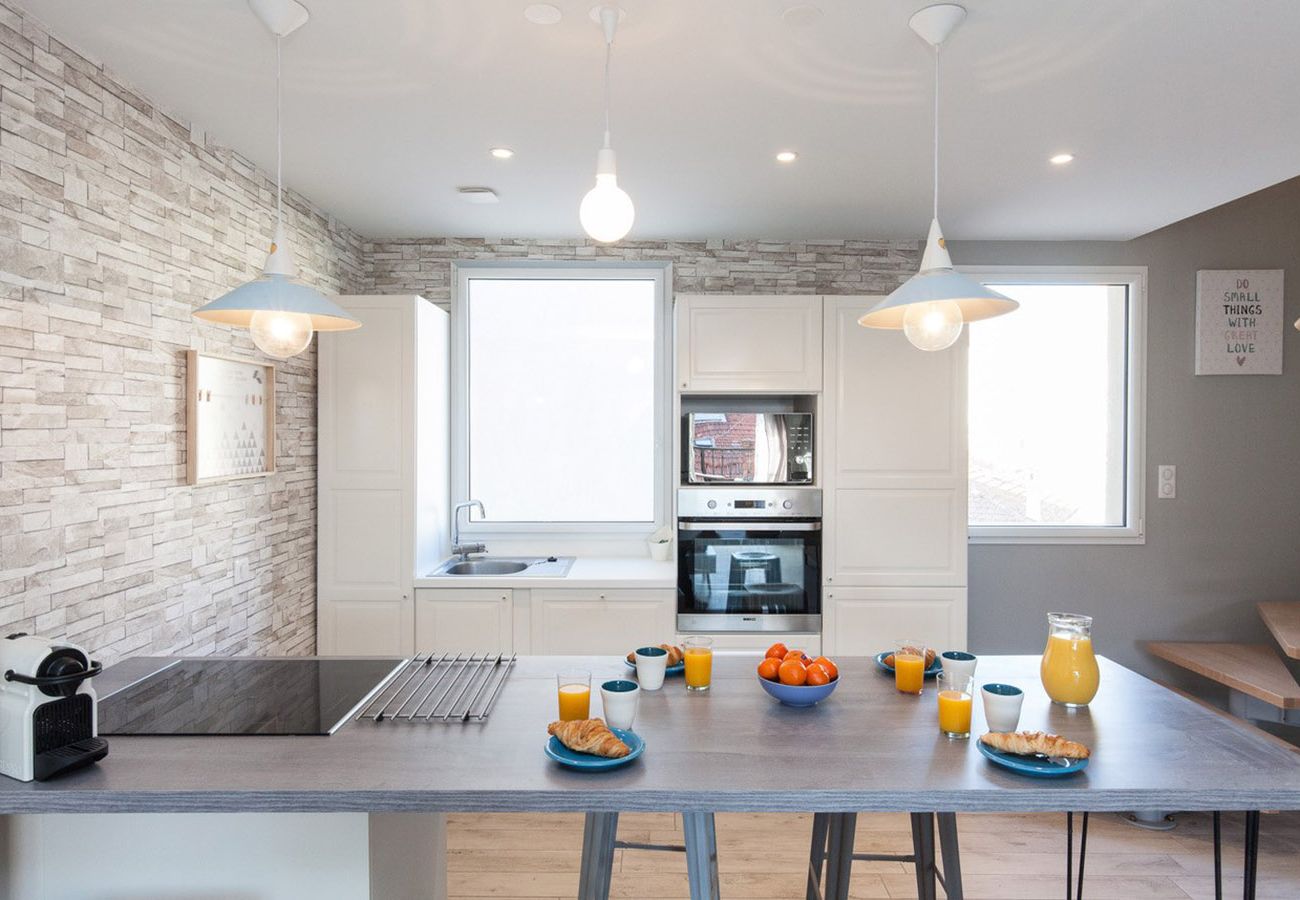 fully equipped modern kitchen