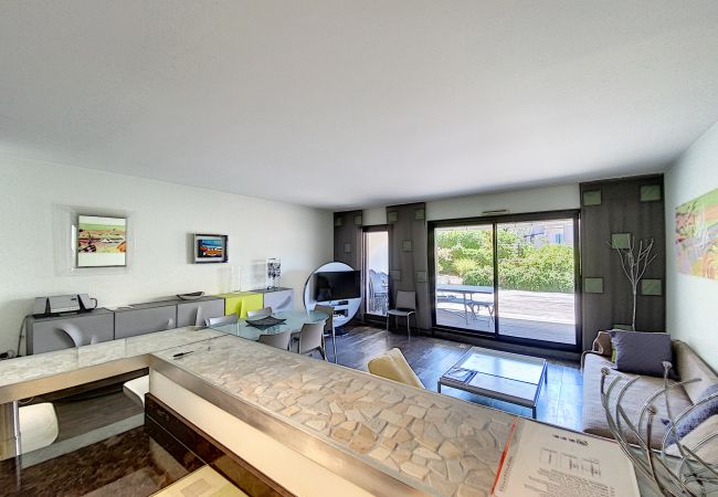 Apartment in Cannes - PAU343  / centre 4 rooms terrasse