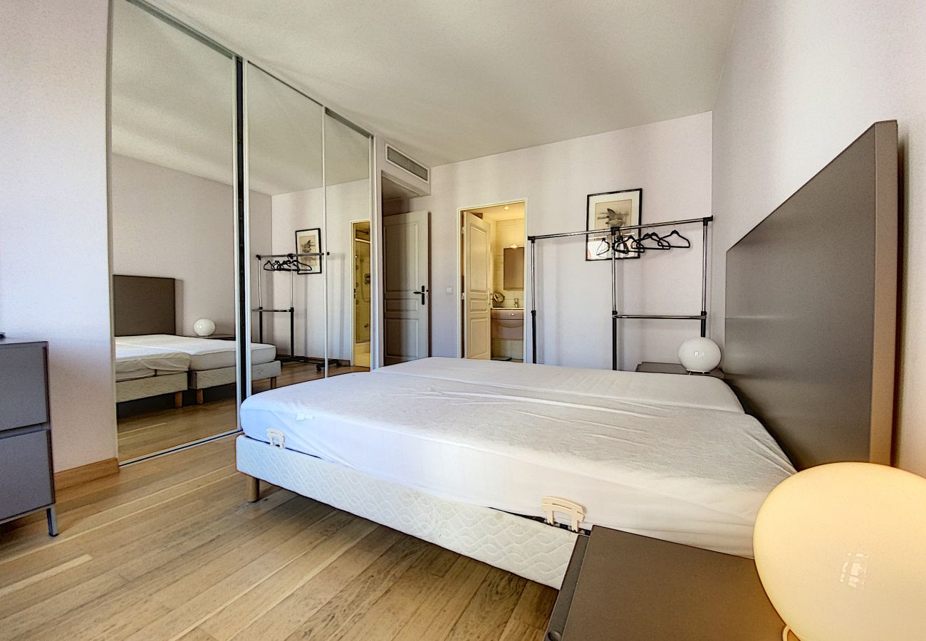 Apartment in Cannes - PAU343  / centre 4 rooms terrasse