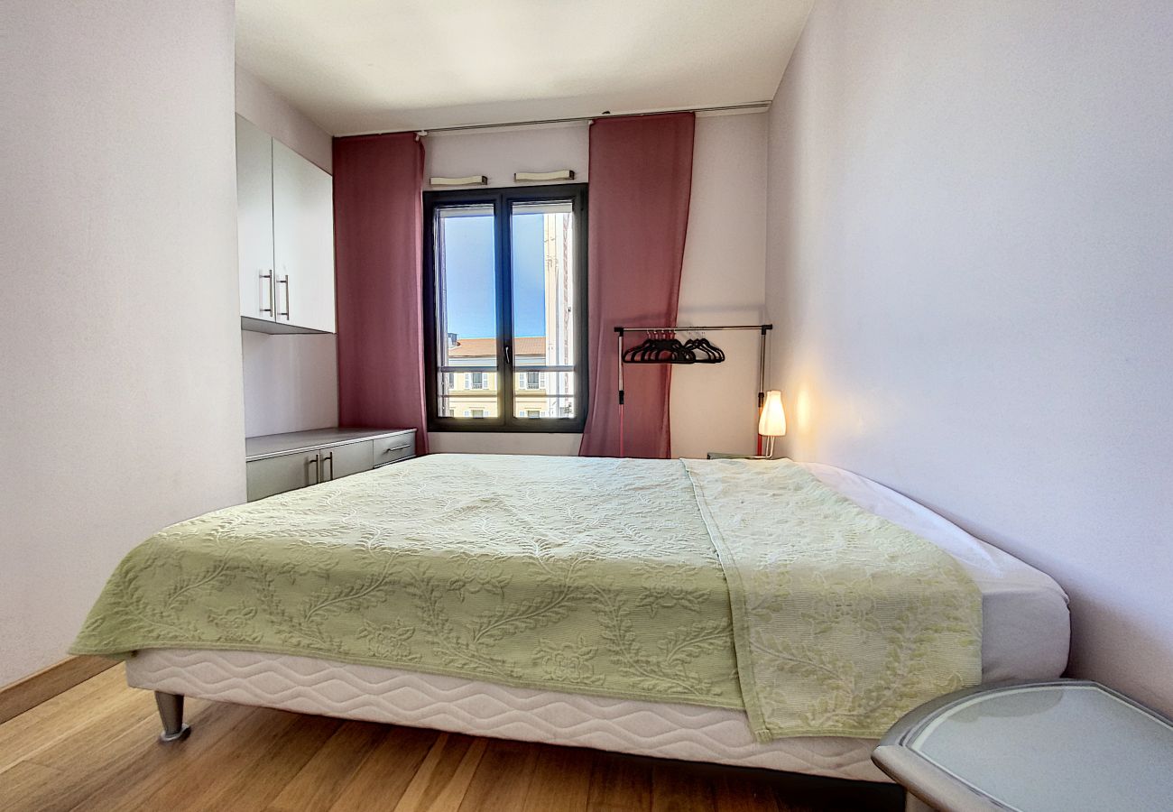 Apartment in Cannes - PAU343  / centre 4 rooms terrasse