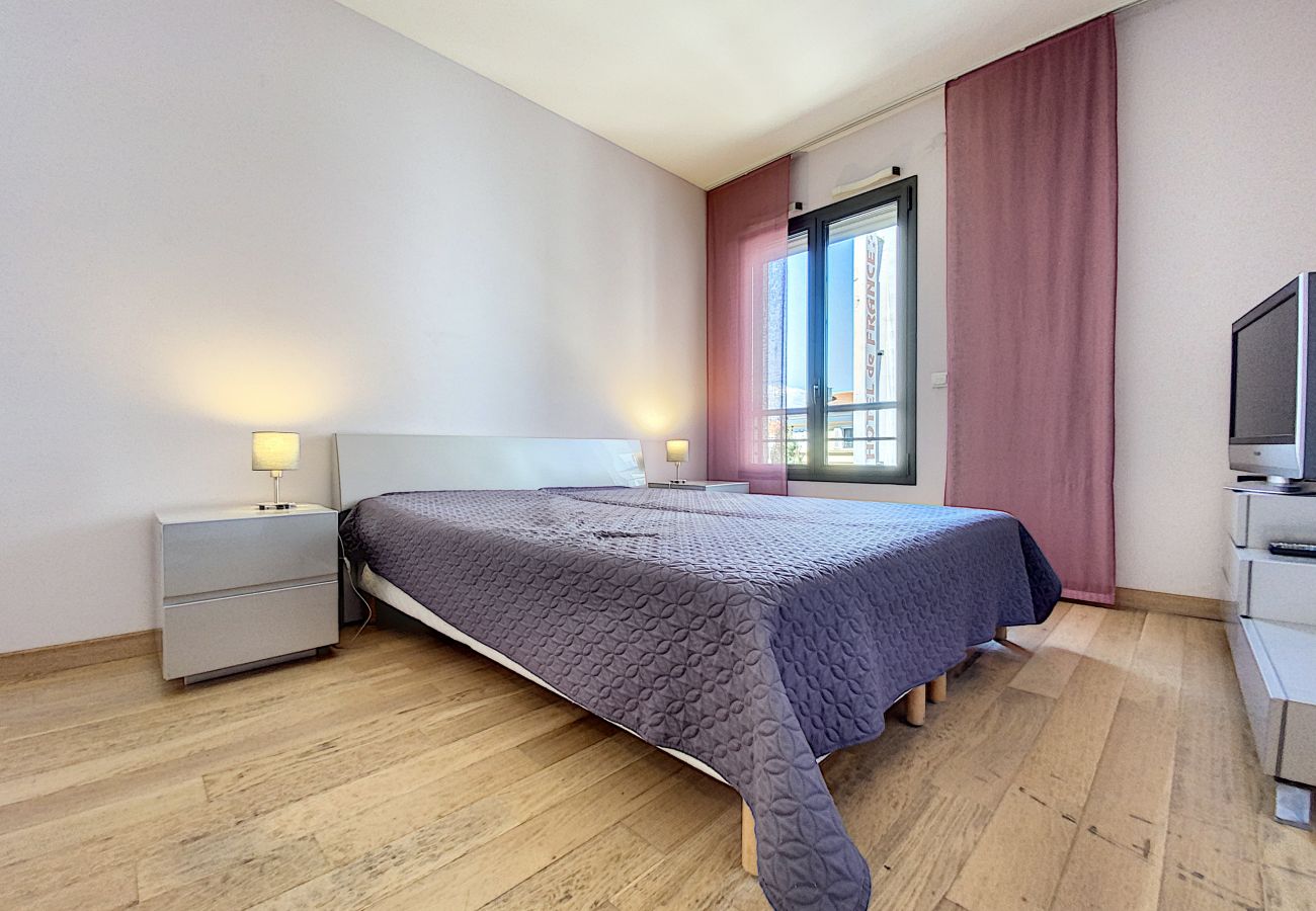 Apartment in Cannes - PAU343  / centre 4 rooms terrasse