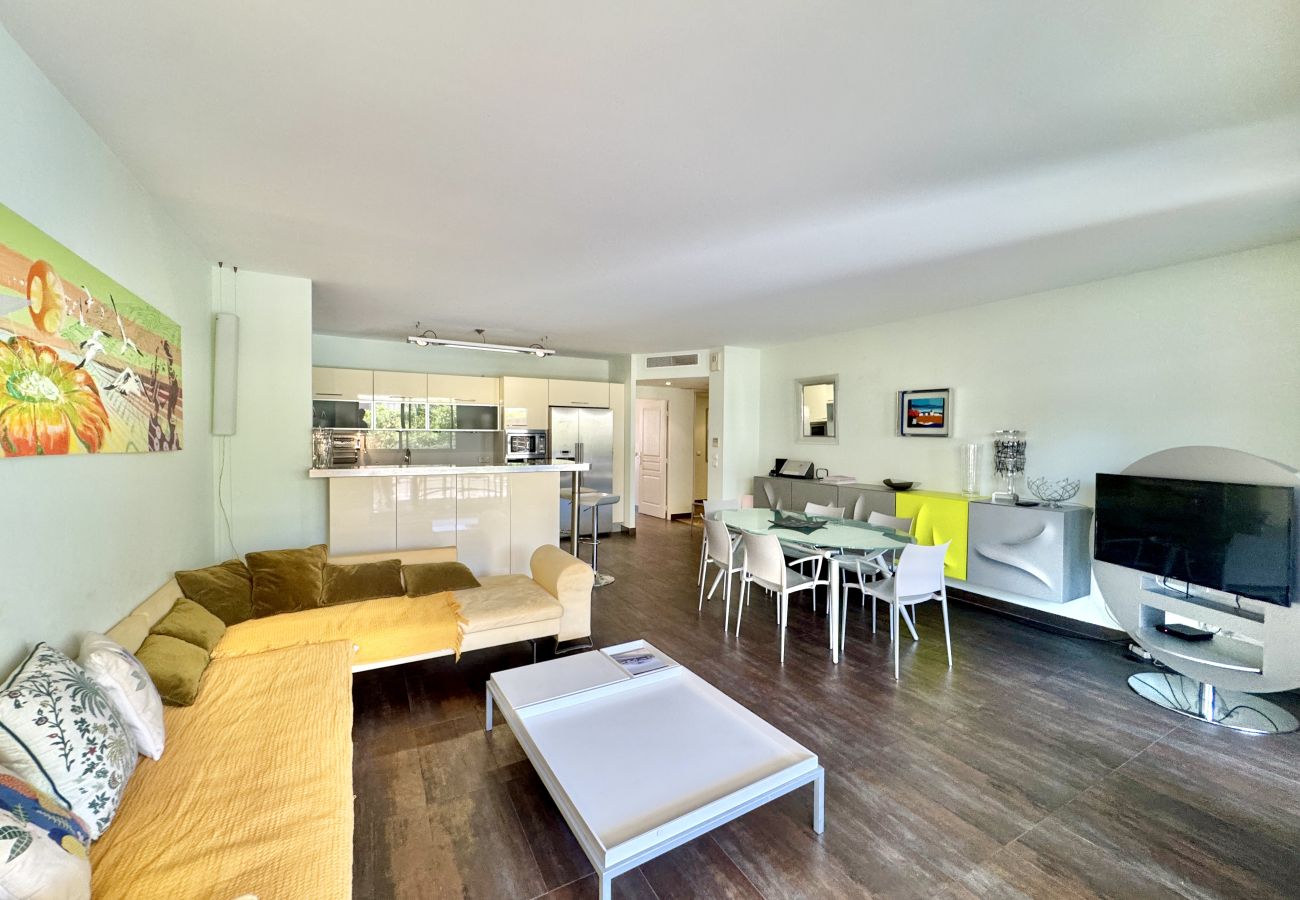 Apartment in Cannes - PAU343  / centre 4 rooms terrasse