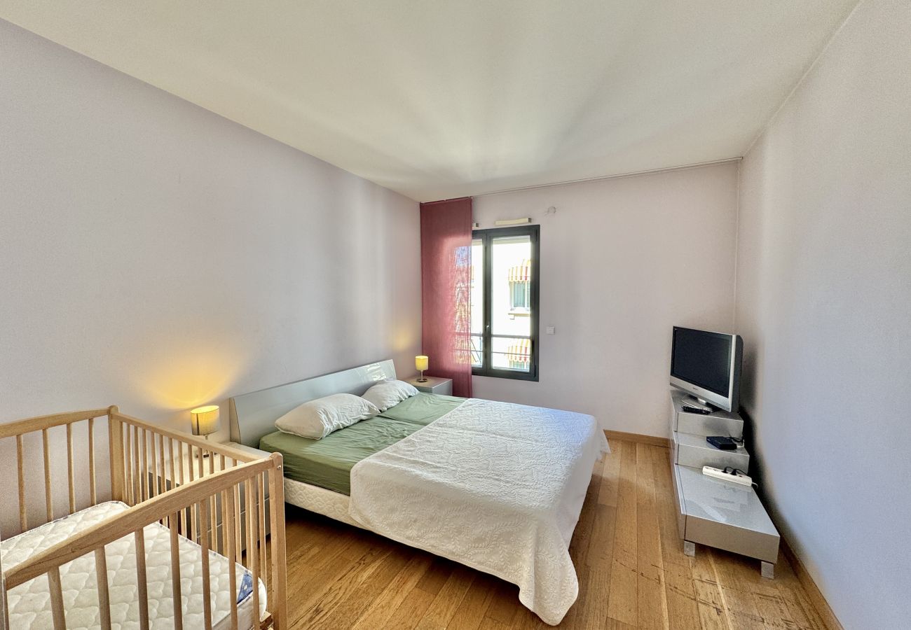 Apartment in Cannes - PAU343  / centre 4 rooms terrasse