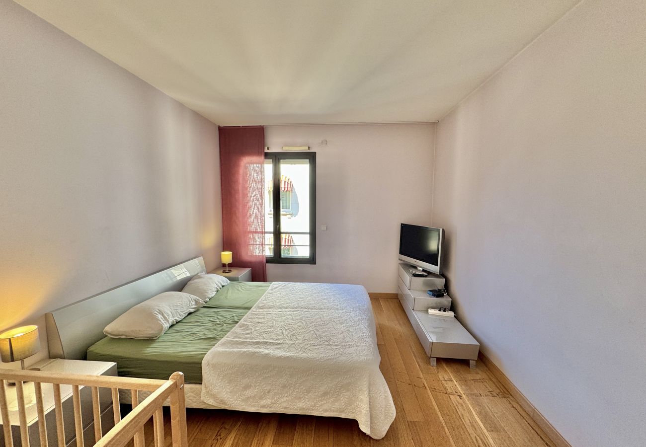 Apartment in Cannes - PAU343  / centre 4 rooms terrasse