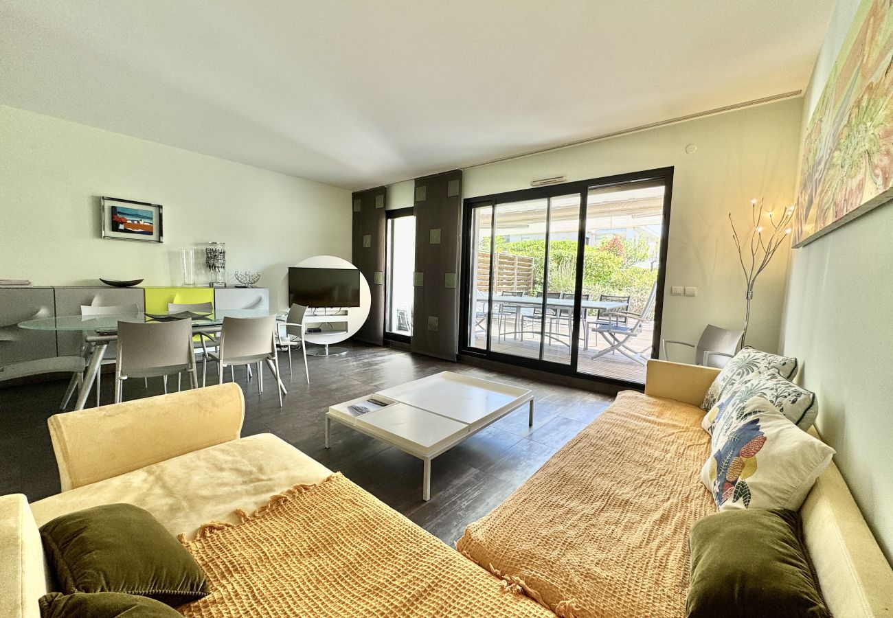 Apartment in Cannes - PAU343  / centre 4 rooms terrasse