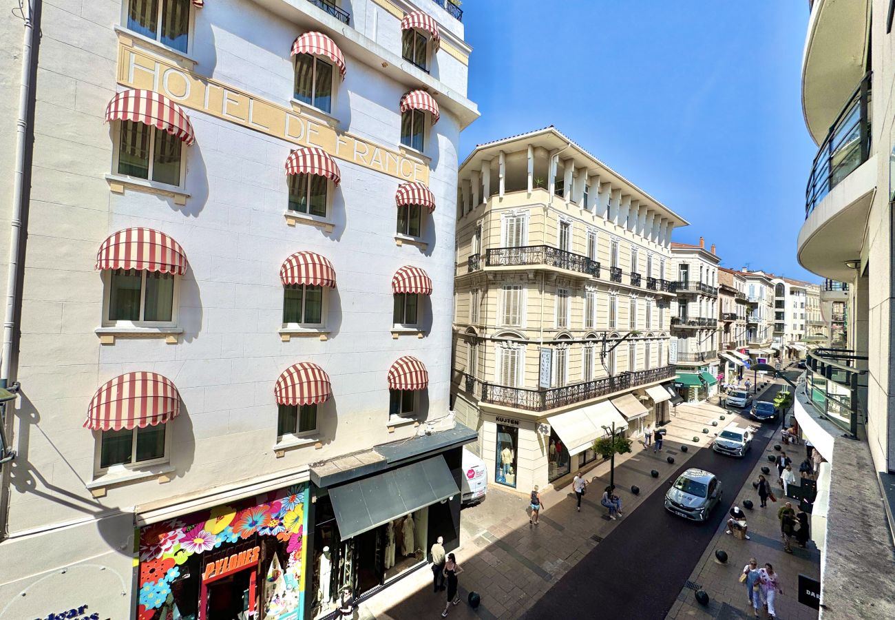 Apartment in Cannes - PAU343  / centre 4 rooms terrasse
