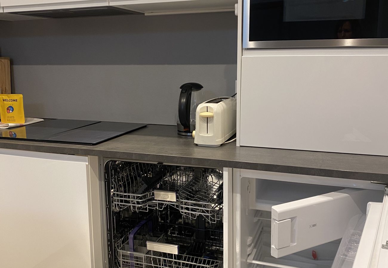 Apartment in Cannes - GIR2405 / Logement lumineux et spacieux au centre