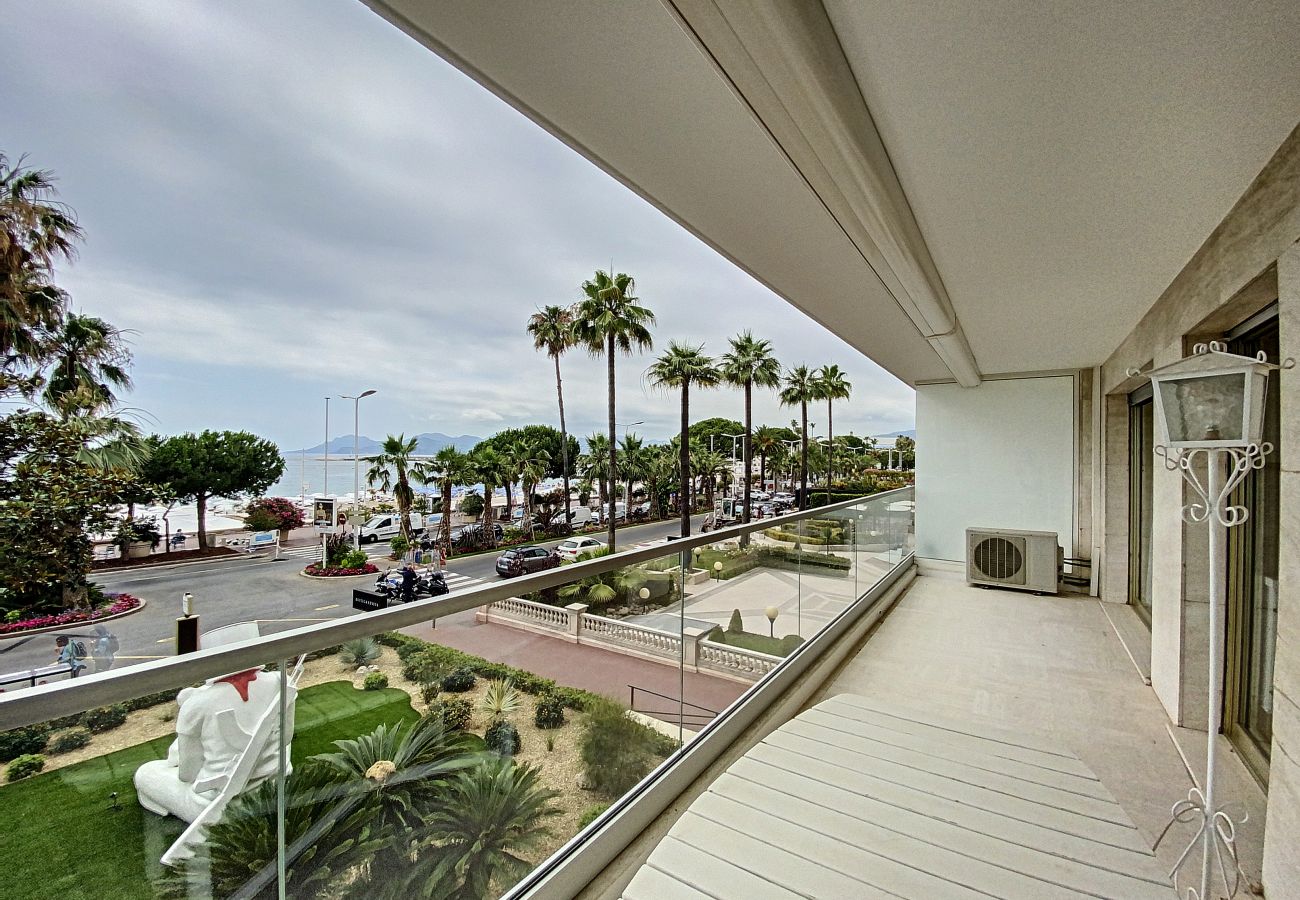 Apartment in Cannes - LAL167 / Sur Croisette vue mer