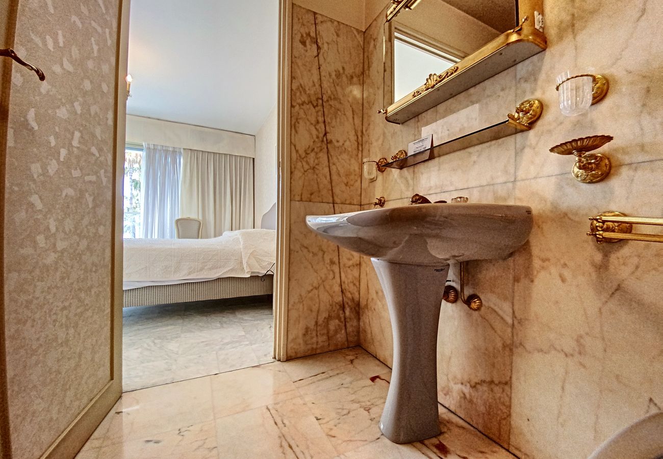 Apartment in Cannes - LAL167 / Sur Croisette vue mer