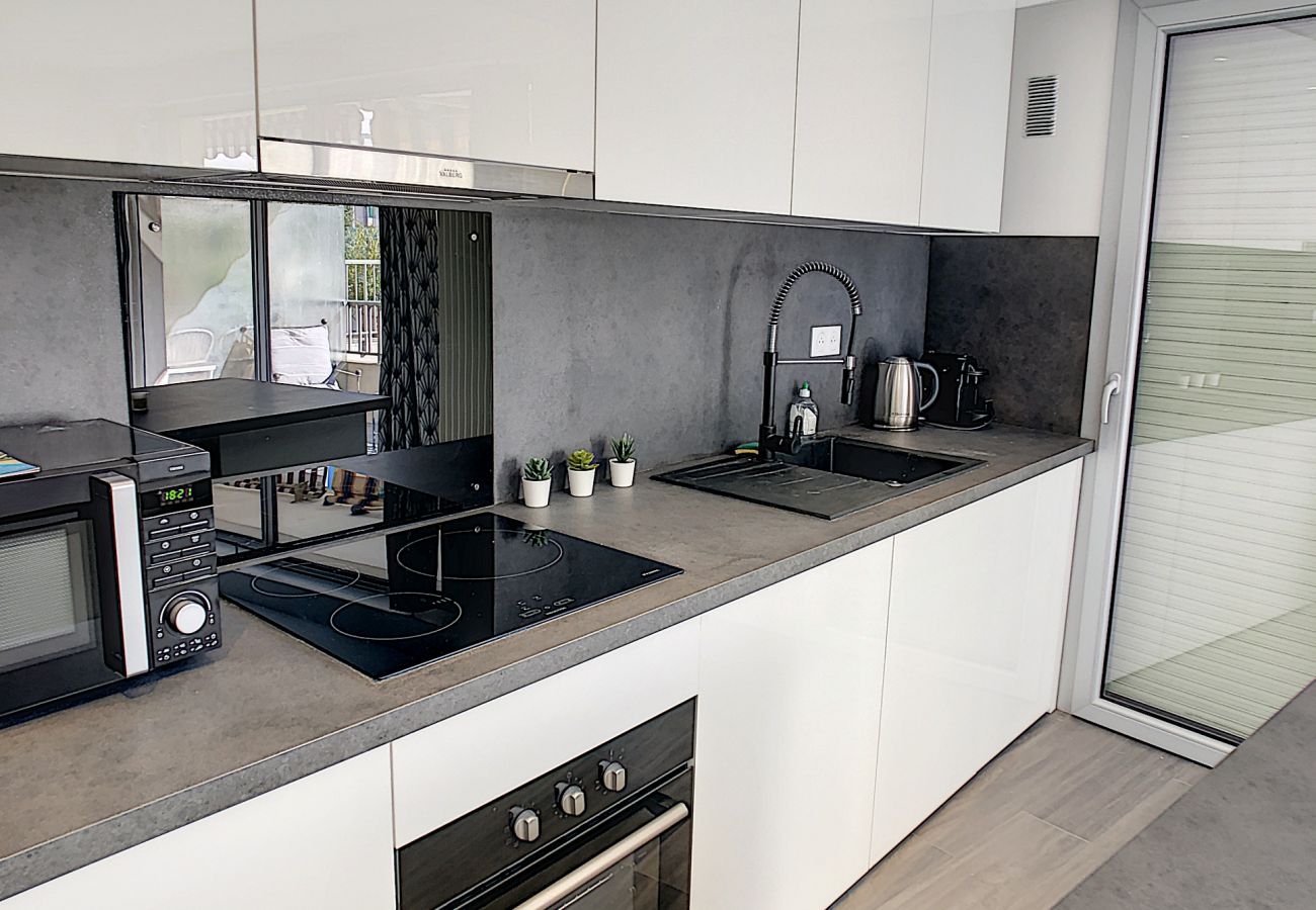 Apartment in Cannes - GAR2207 Beau 2 pièces centre terasse